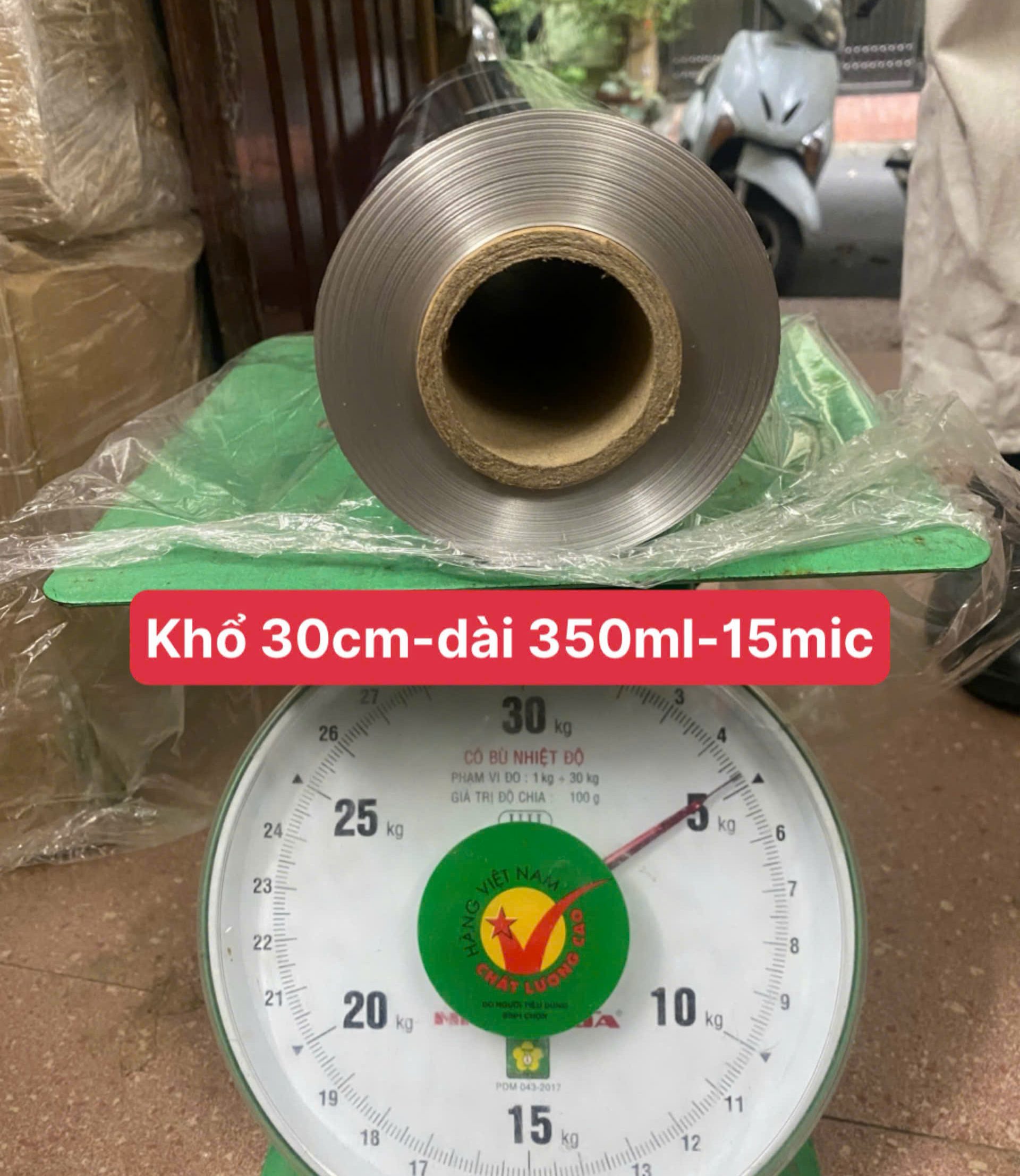 Cuộn giấy bạc bọc thực phẩm 30cm dài 350m dày 15mic