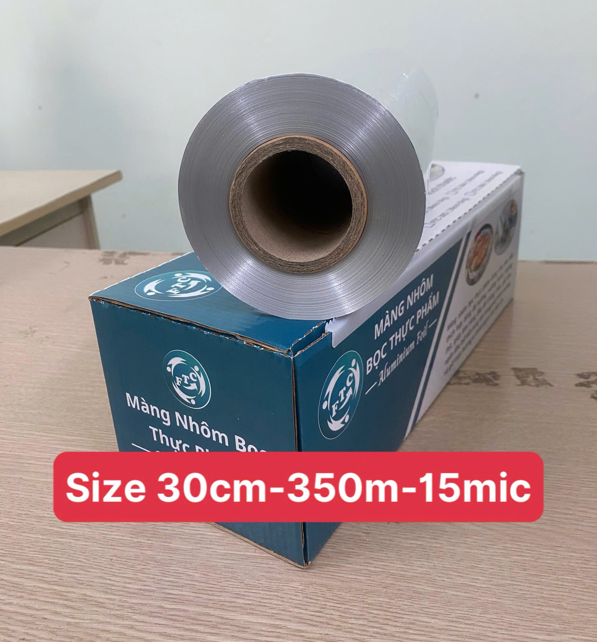 Cuộn Giấy Bạc Bọc Thực Phẩm Khổ 30cm Dài 350 Mét Dày 15 Mic