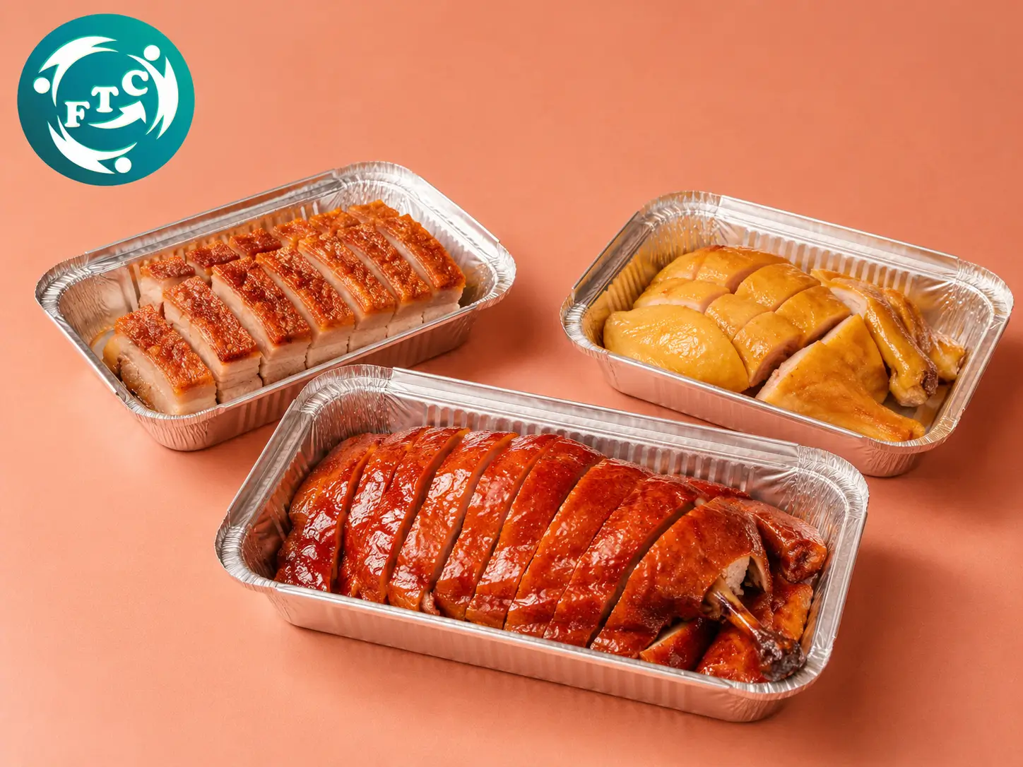 Mỗi phần vịt quay trở nên hấp dẫn hơn khi được đựng trong khay nhôm bạc mang về