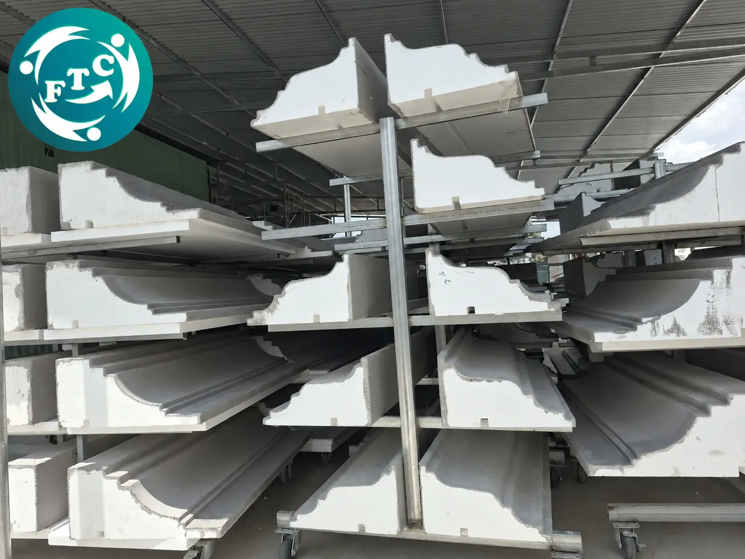 Phào chỉ xốp mang đến giải pháp hoàn thiện nhẹ nhàng nhưng vẫn đảm bảo vẻ đẹp tinh xảo